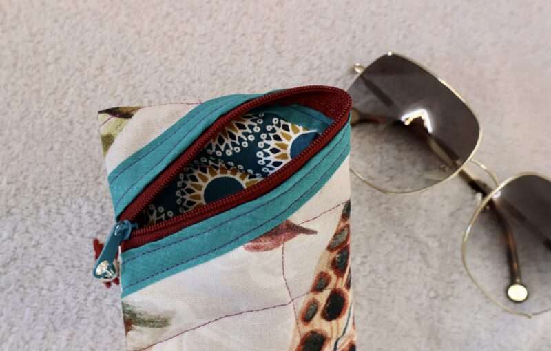Protège Smartphone et Lunettes - Pocahontas – Image 4