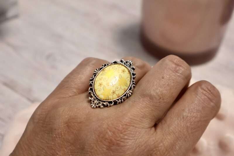 Bague Ovale - Fleurs jaunes – Image 3