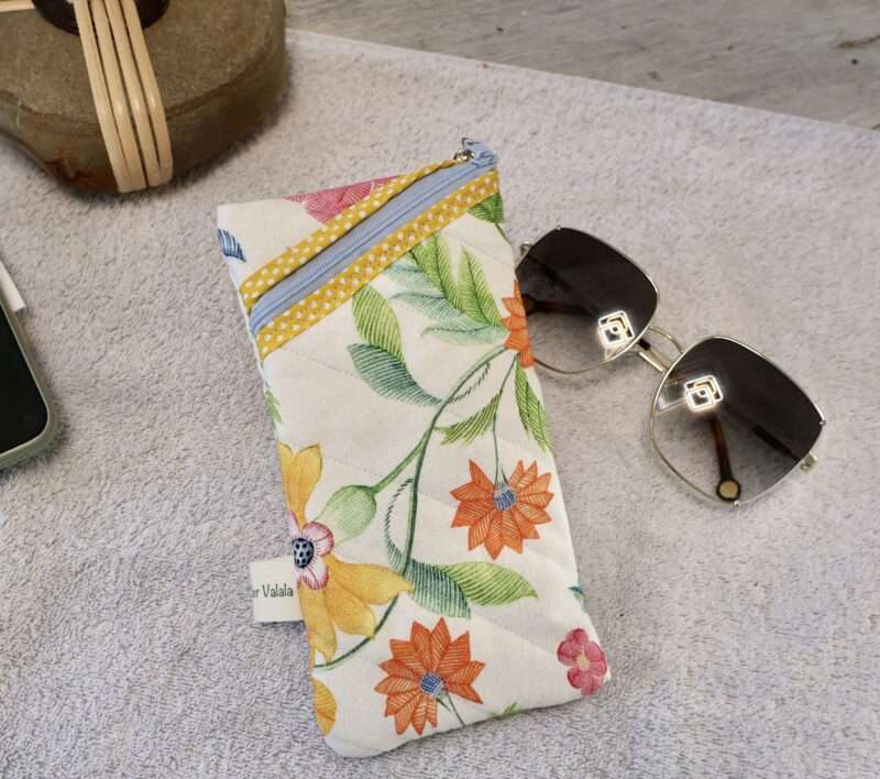 Protège Smartphone et Lunettes - Agra