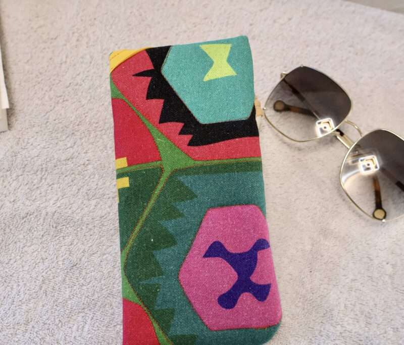 Protège Smartphone et Lunettes - Aztec – Image 3
