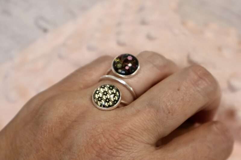 Bague Double - Entrelacs Coeurs noirs – Image 2