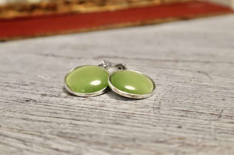 Boucle d'oreille Pendantes - Oeil de Chat vert – Image 2