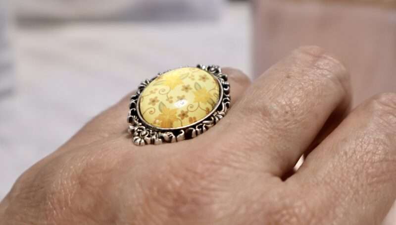 Bague Ovale - Fleurs jaunes – Image 2